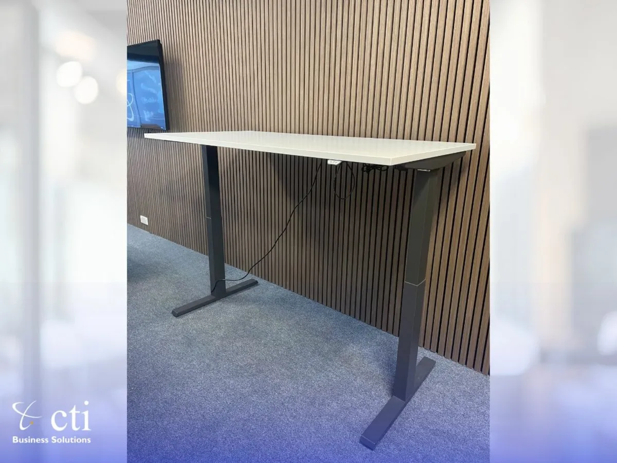 5 X Steelcase Height Adjustable Desks - Grade A - Image 1