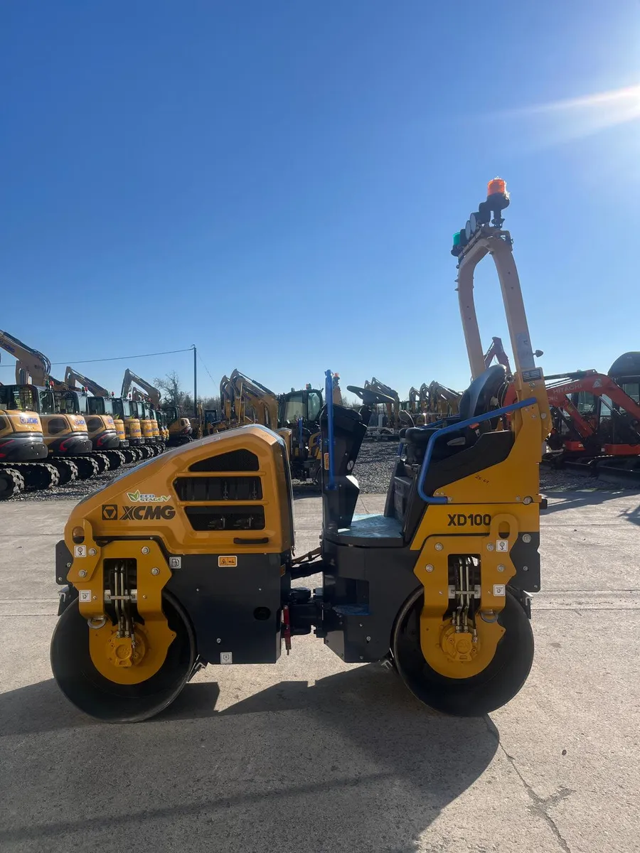 XCMG XD100 Dual Drum Roller - Image 4
