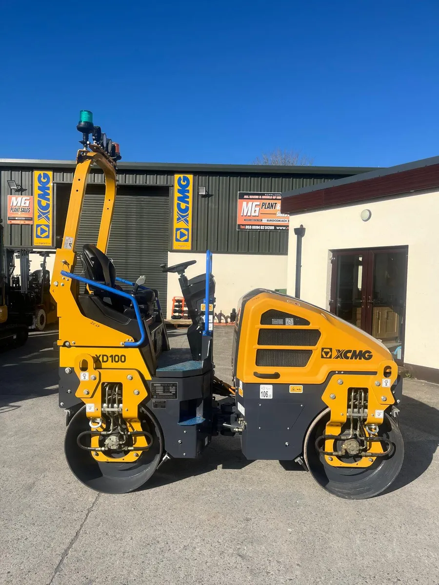XCMG XD100 Dual Drum Roller - Image 1