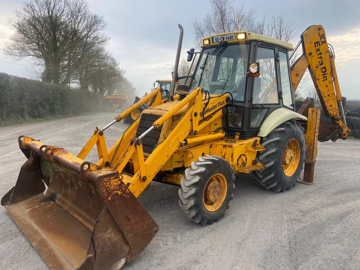 JCB 3CX Backhow Loader - Image 1
