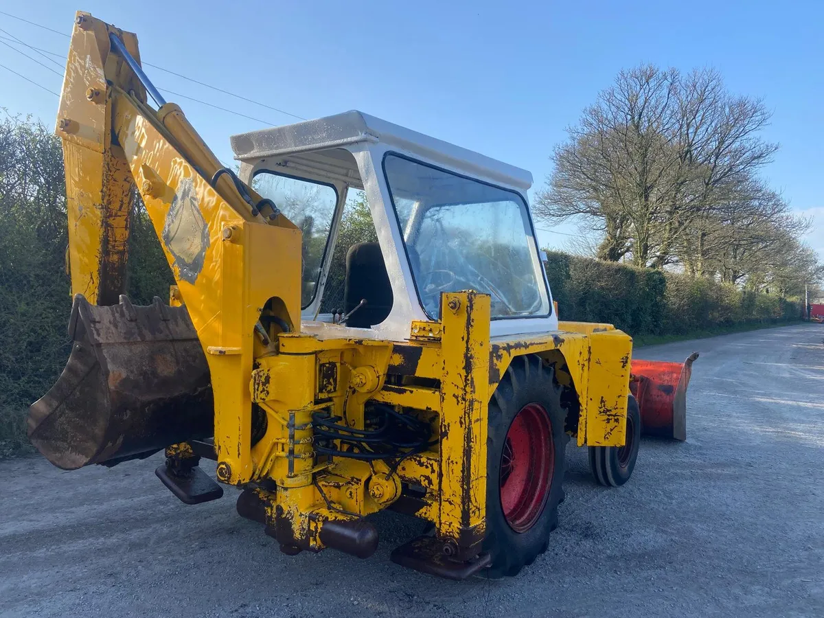 JCB 3C MK 111 Digger Loader - Image 2