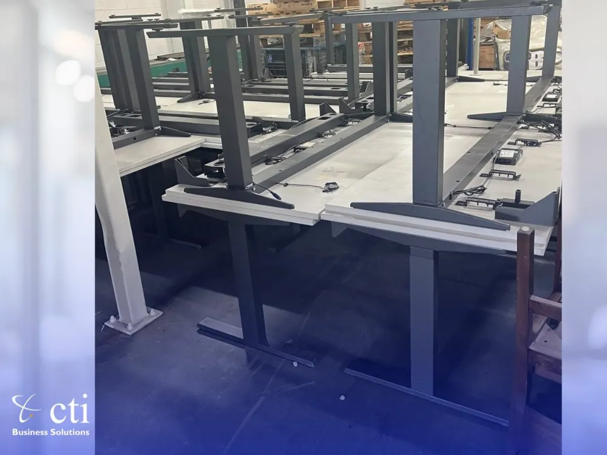 5 X Steelcase Height Adjustable Desks - Grade A - Image 3