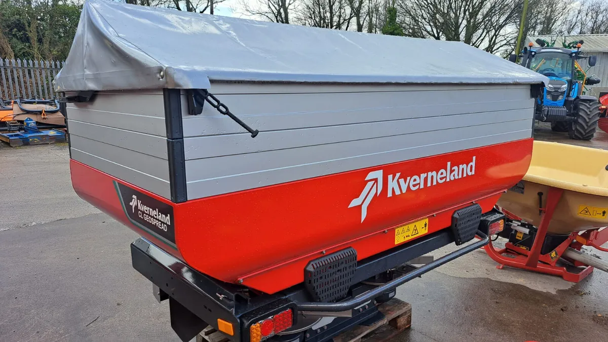 Kverneland GeoSpread 2300 Spreader - Image 4