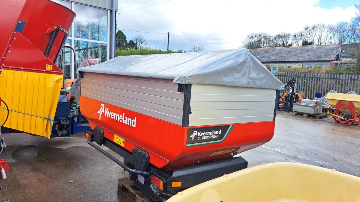 Kverneland GeoSpread 2300 Spreader - Image 3