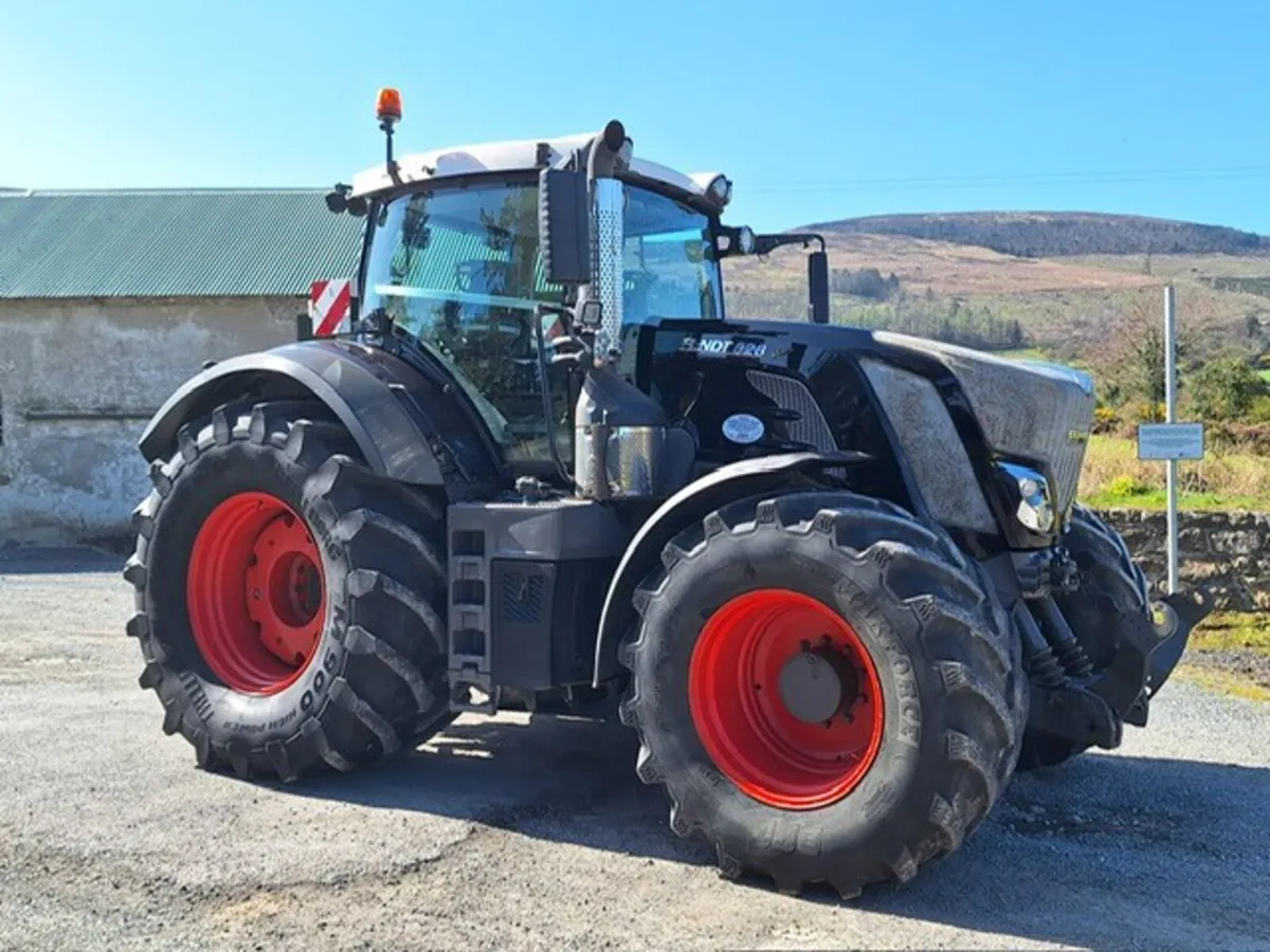 2015 Fendt 828 Vario - Image 1