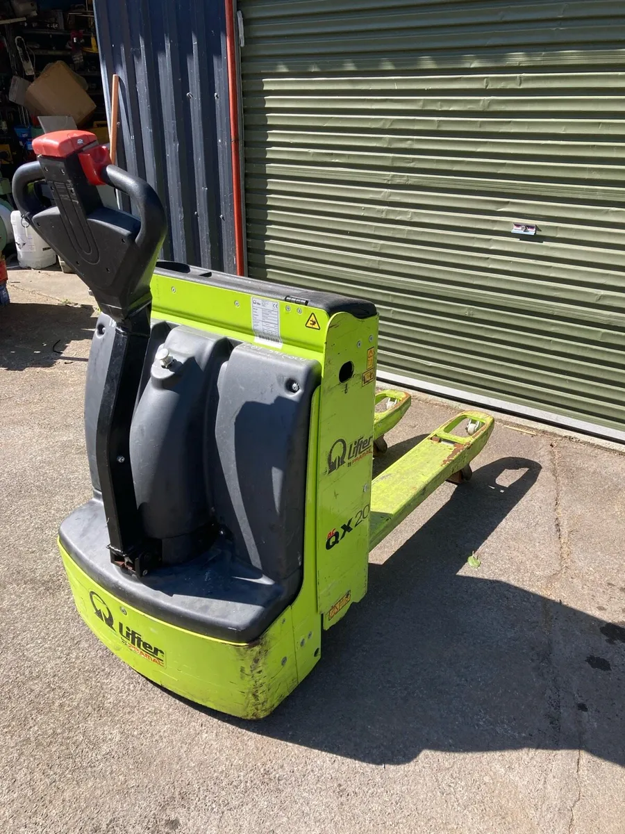 Battery Pallet Truck - Image 4