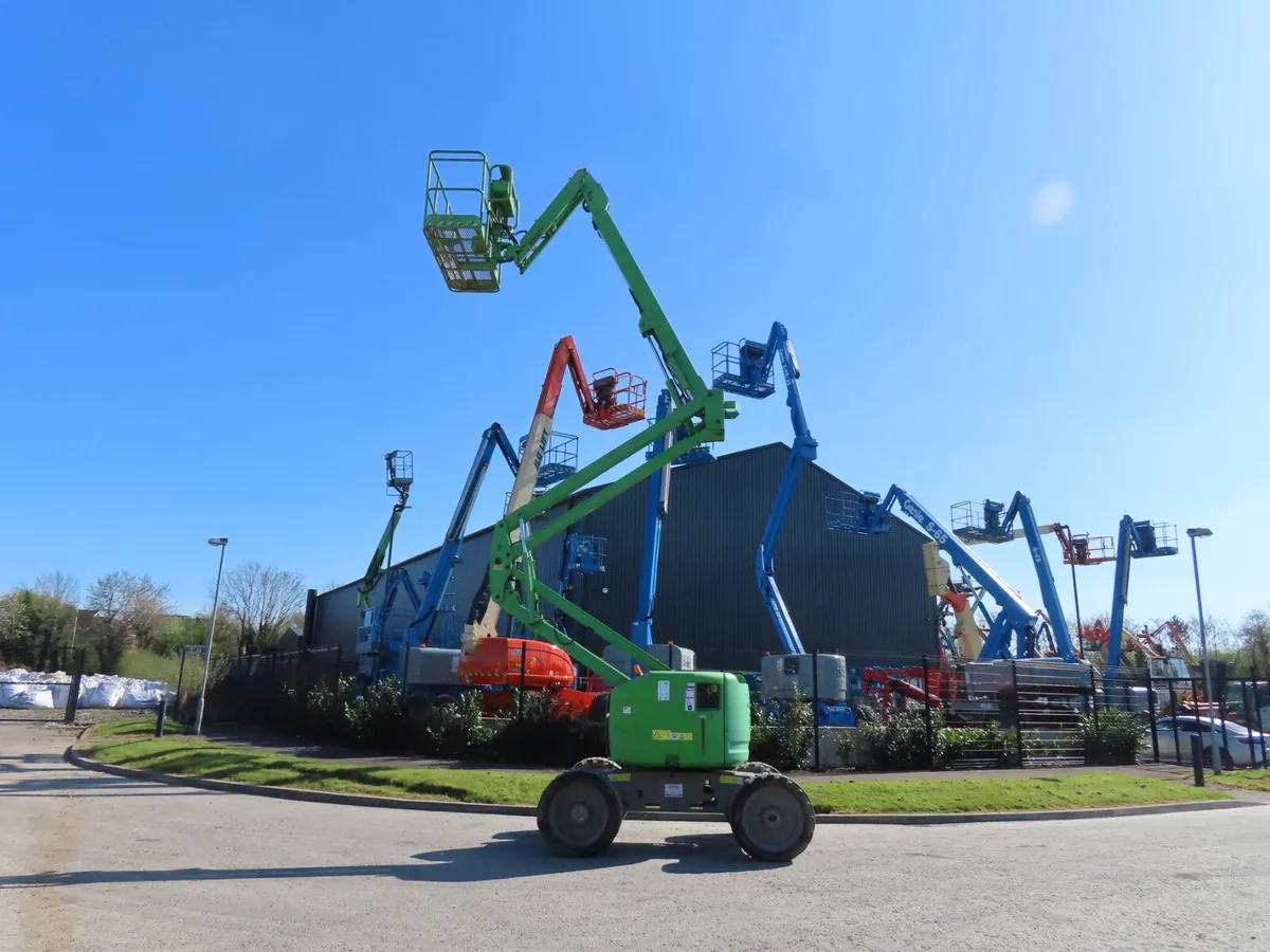 Genie Z45/25J Articulating Boom Lift 2012 - Image 4