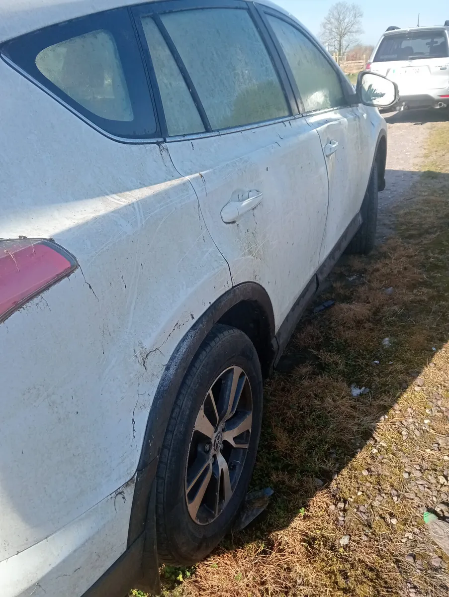 17 Toyota RAV4 parts - Image 2