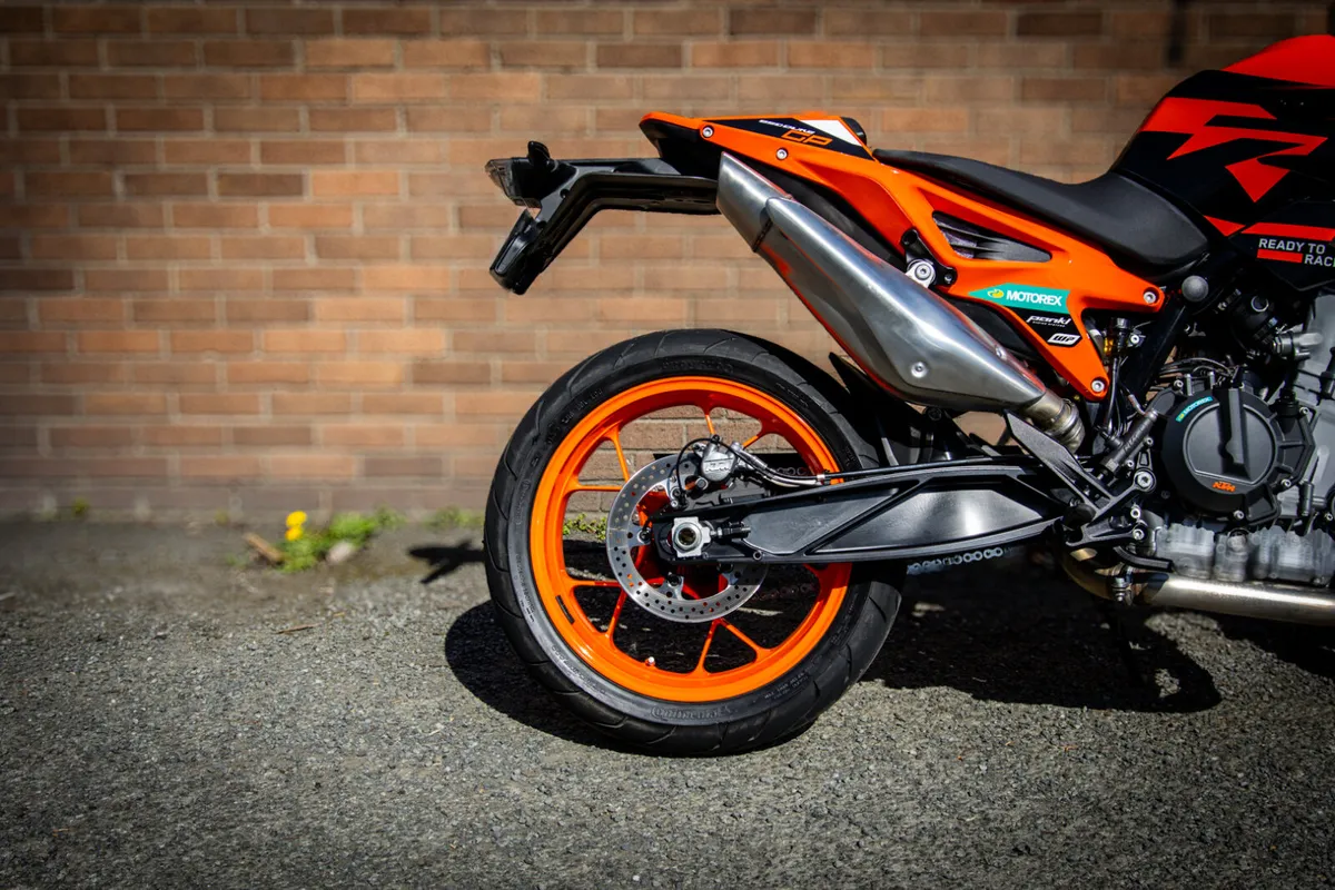 KTM 890 Duke 2024 - Image 4