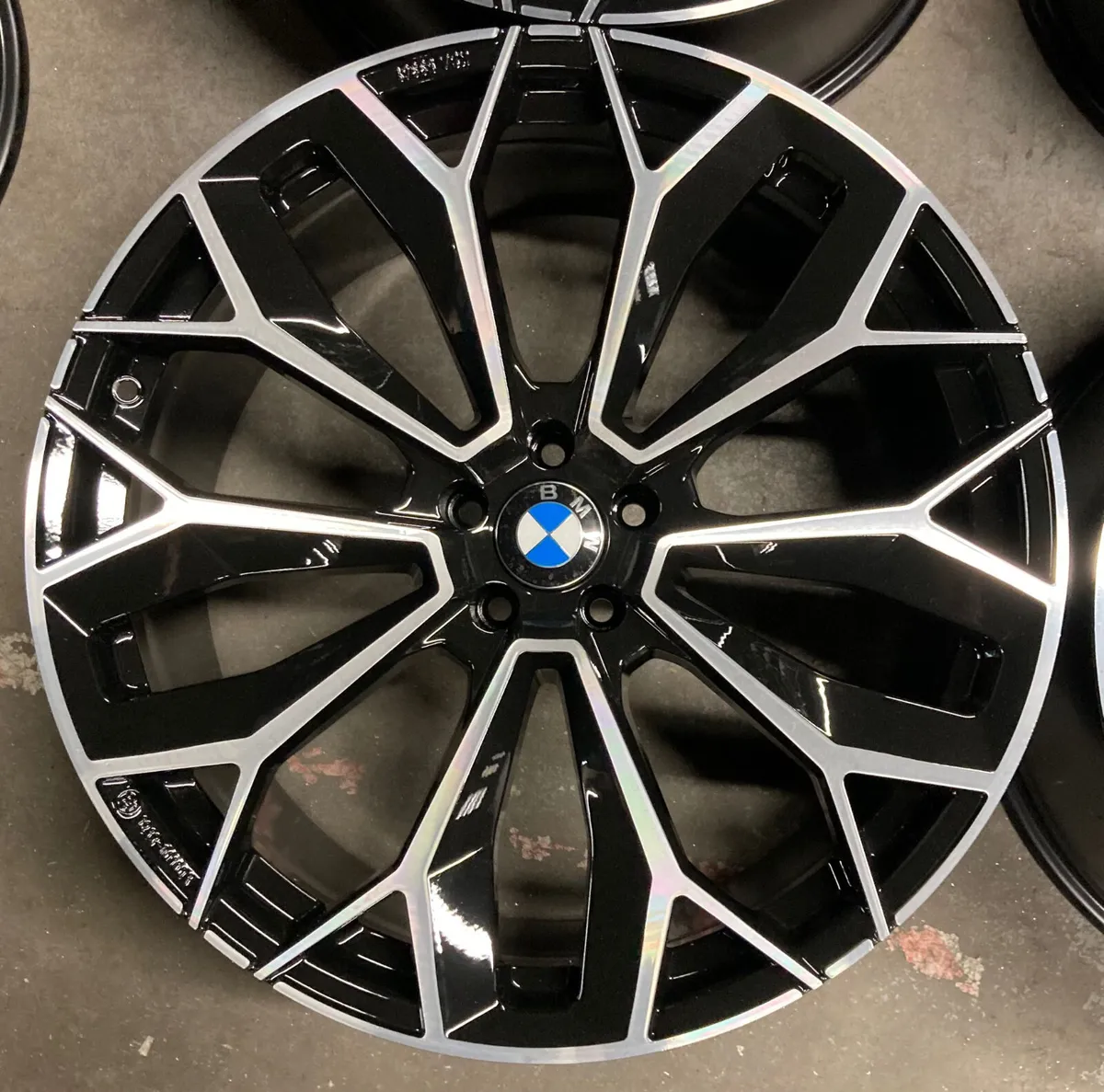 BMW X5 AEZ LEIPZIG 22 INCH  ALLOY WHEELS - Image 3