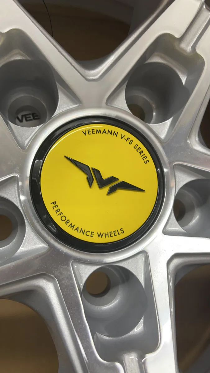 Upgrade to veemann coloured centre caps - Image 1