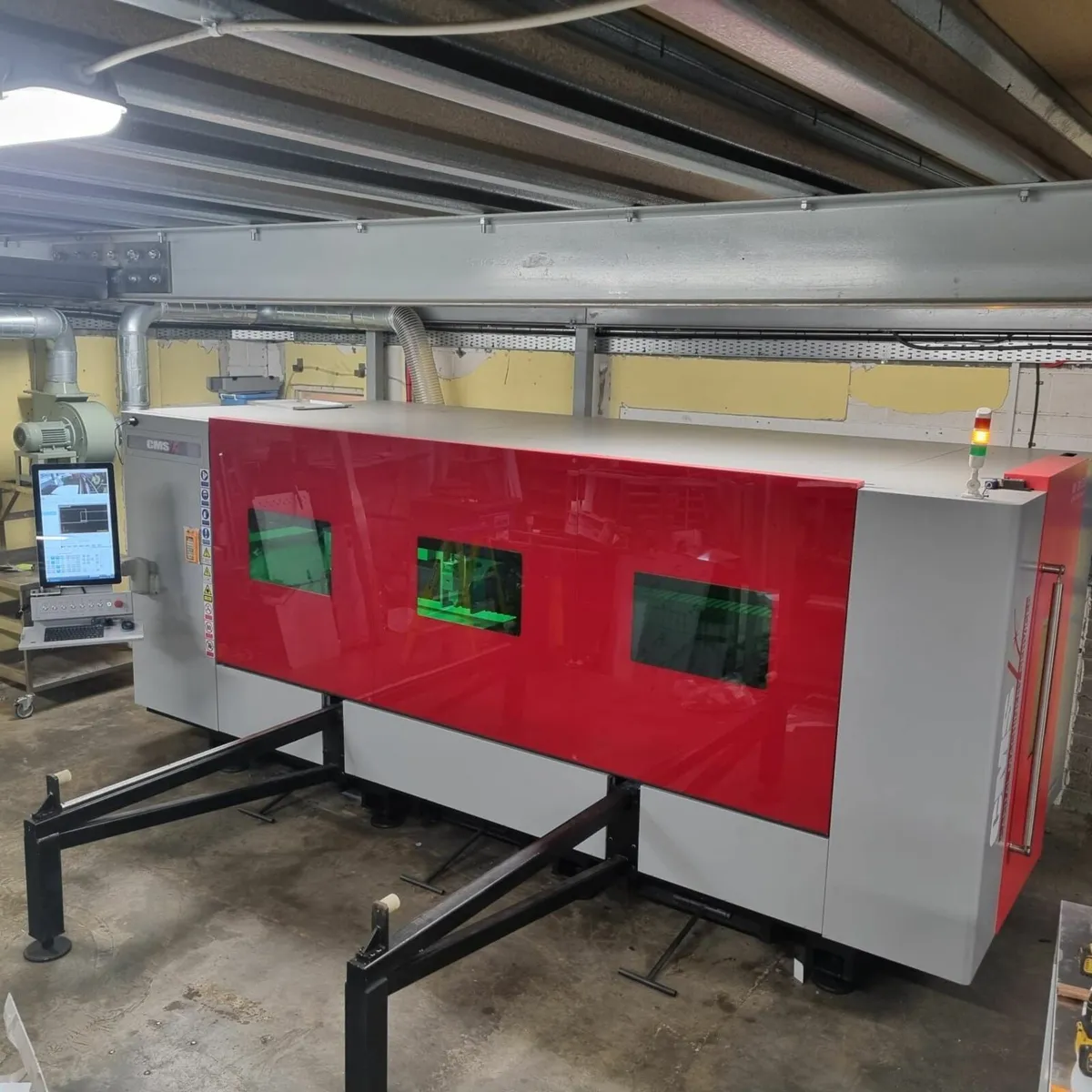 Fiber Laser 6kw 3 x 1.5m bed.  Neat foot print - Image 1