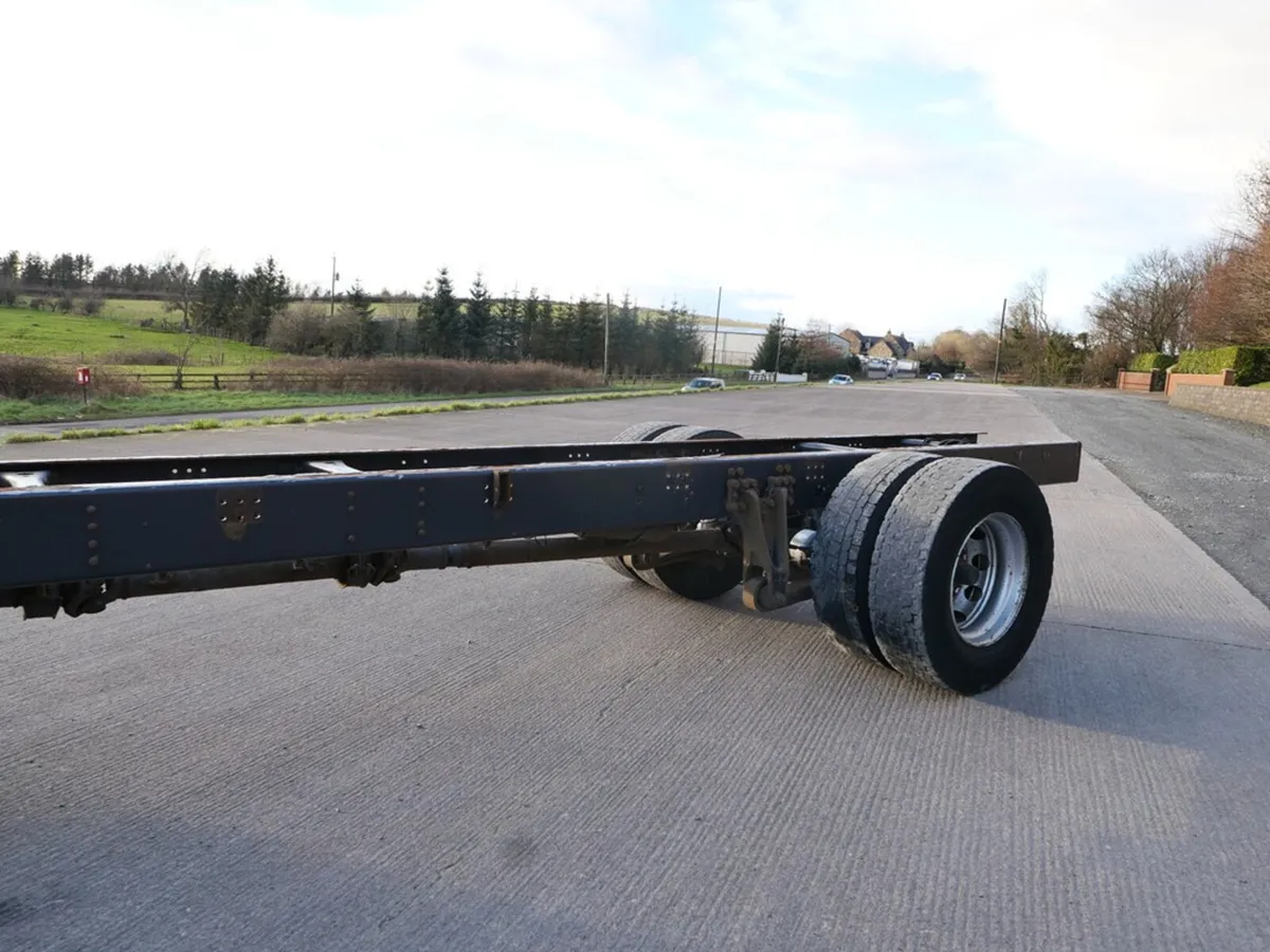 Scania P230 Chassis Cab 4x2  Manual Gearbox - Image 4