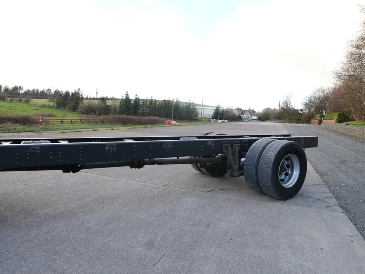 Scania P230 Chassis Cab 4x2  Manual Gearbox - Image 4