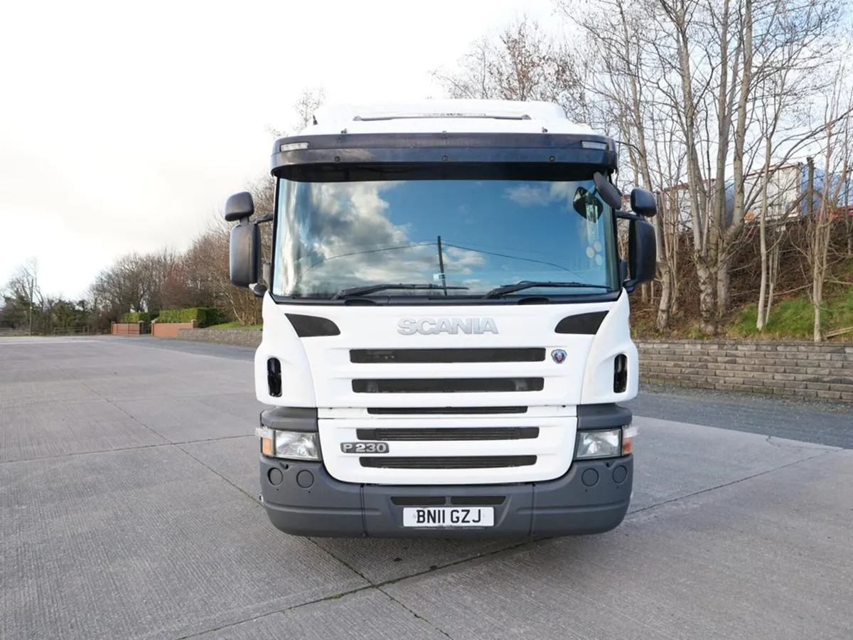 Scania P230 Chassis Cab 4x2  Manual Gearbox - Image 2