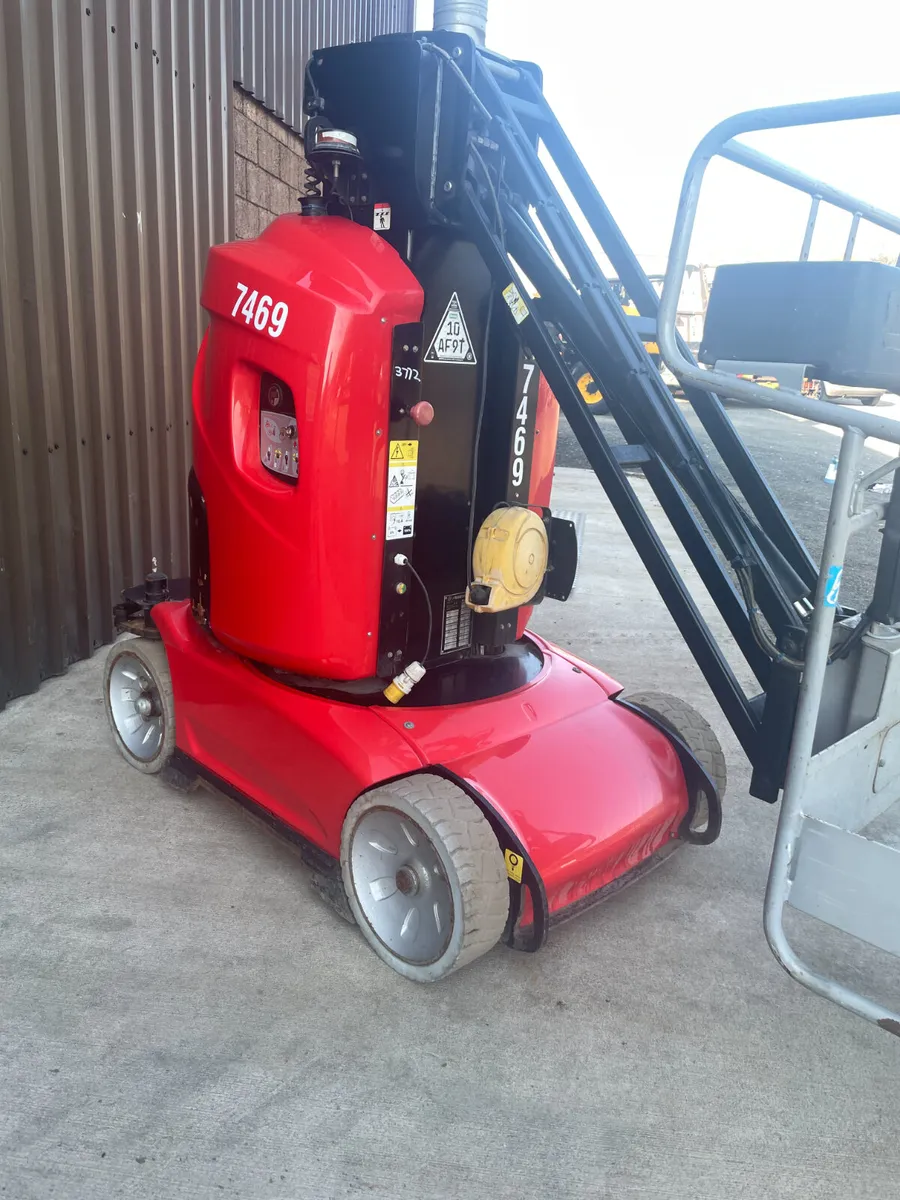 Manitou 100 VJR Vertical Mast Boom Lift - Image 4