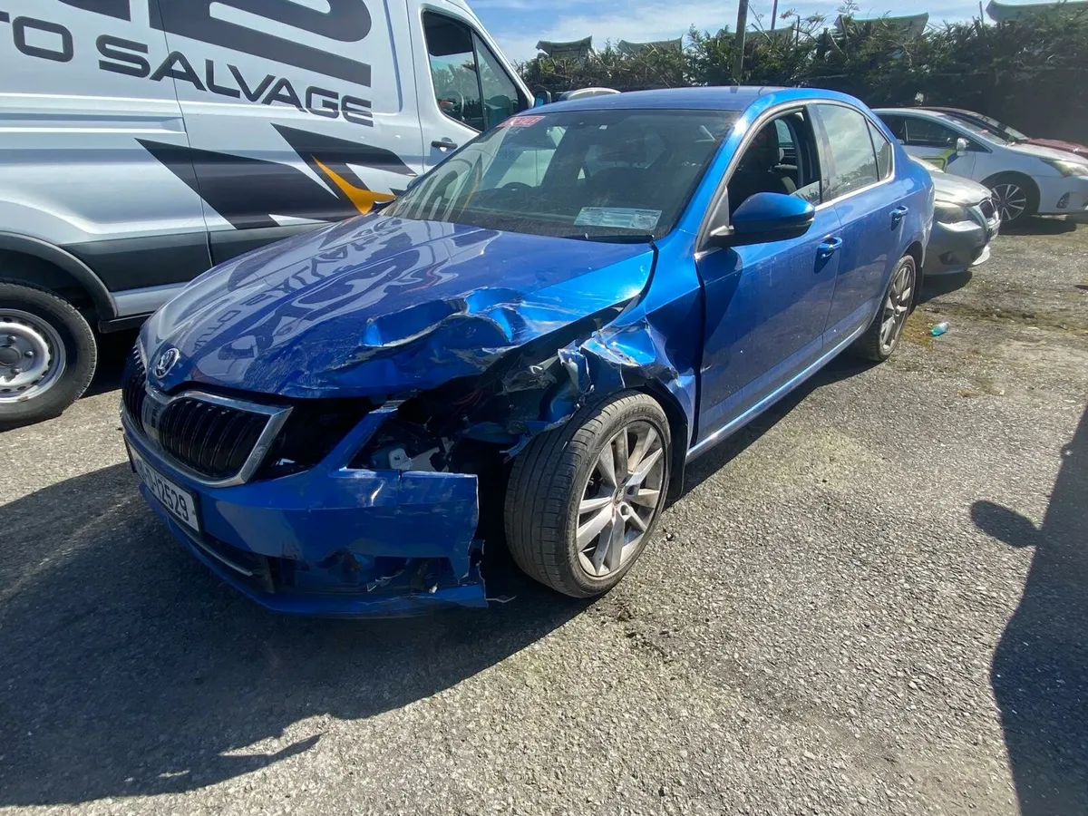 Skoda octavia 2019  some parts included - Image 3