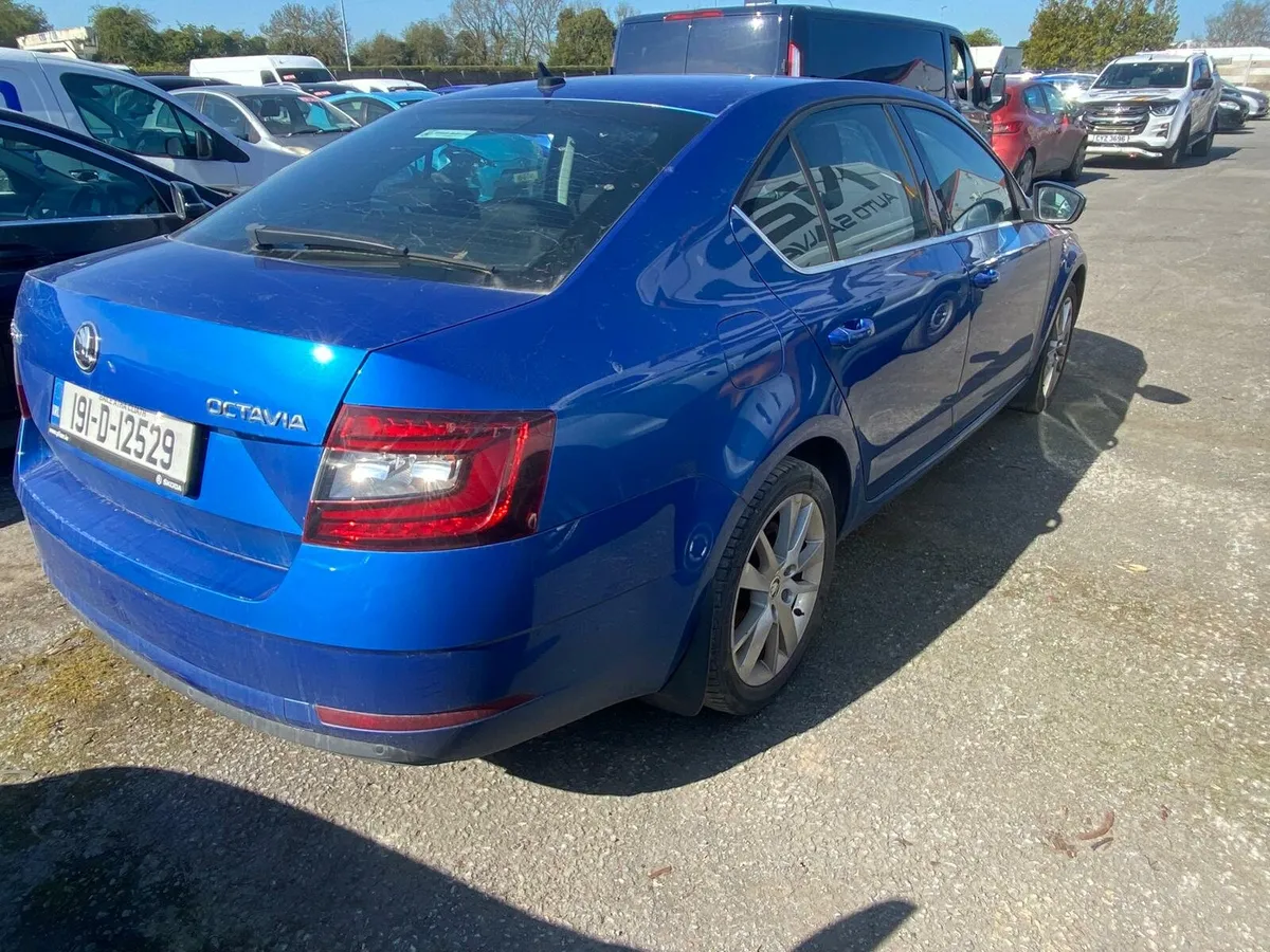 Skoda octavia 2019  some parts included - Image 4