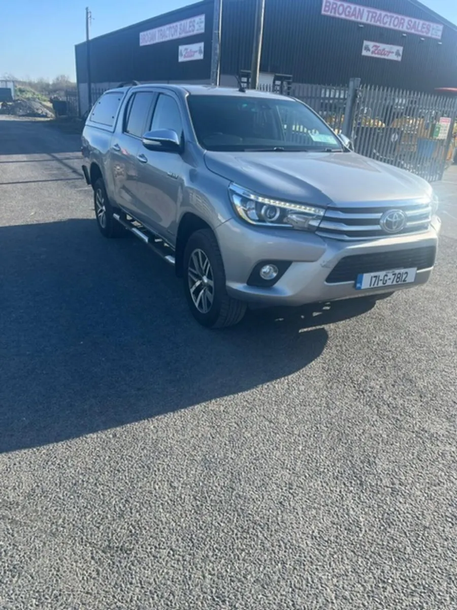Toyota Hilux 2017 - Image 2