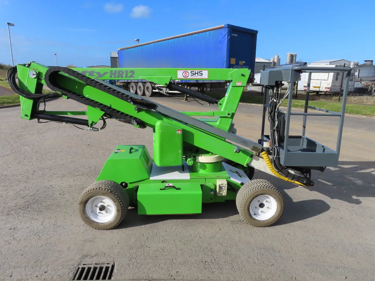 Nifty Niftylift HR12 NDE YOM 2016 - Image 2