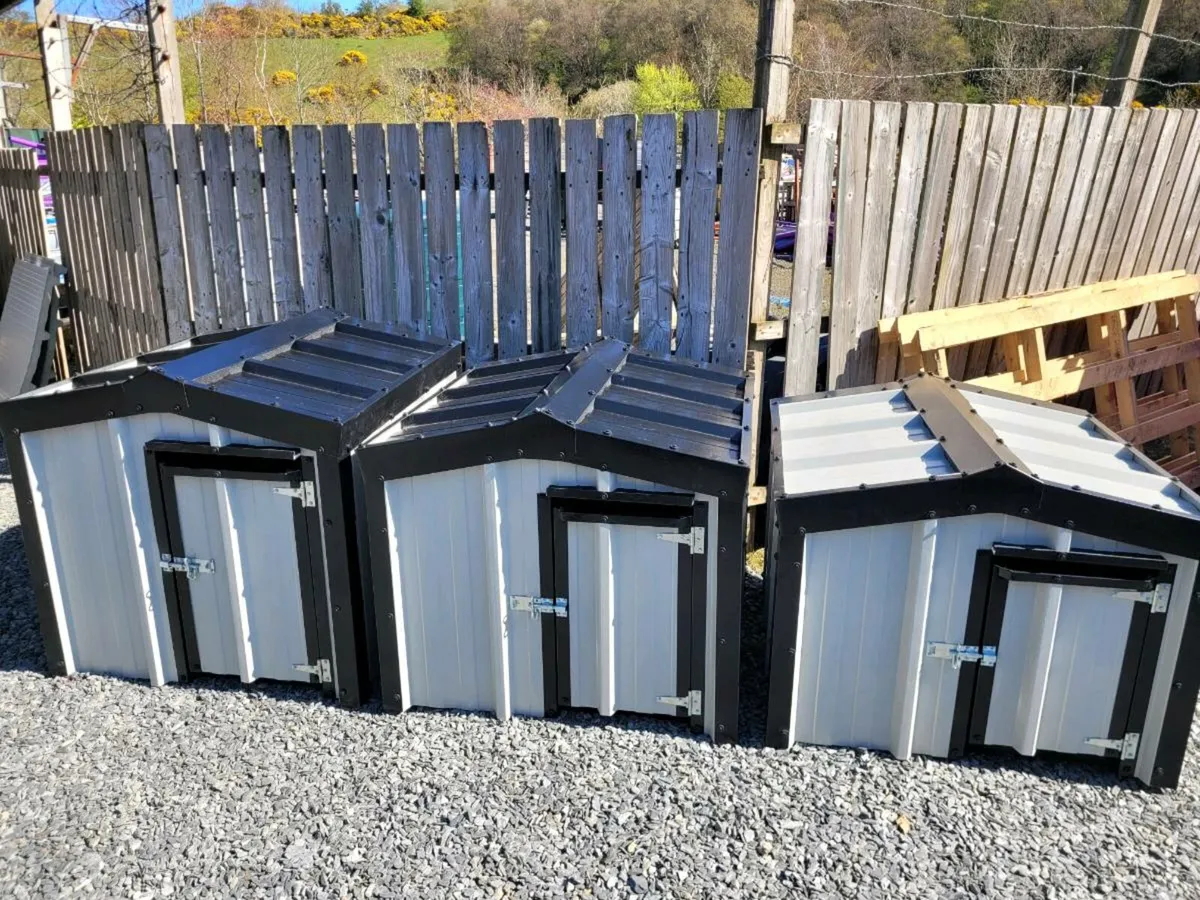 Insulated dog kennel / kennels / house/houses - Image 1