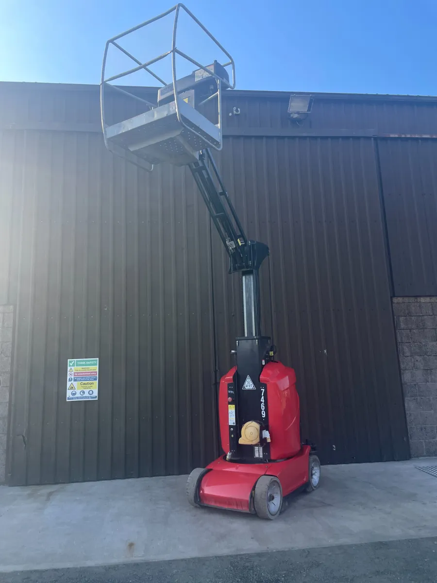 Manitou 100 VJR Vertical Mast Boom Lift - Image 3