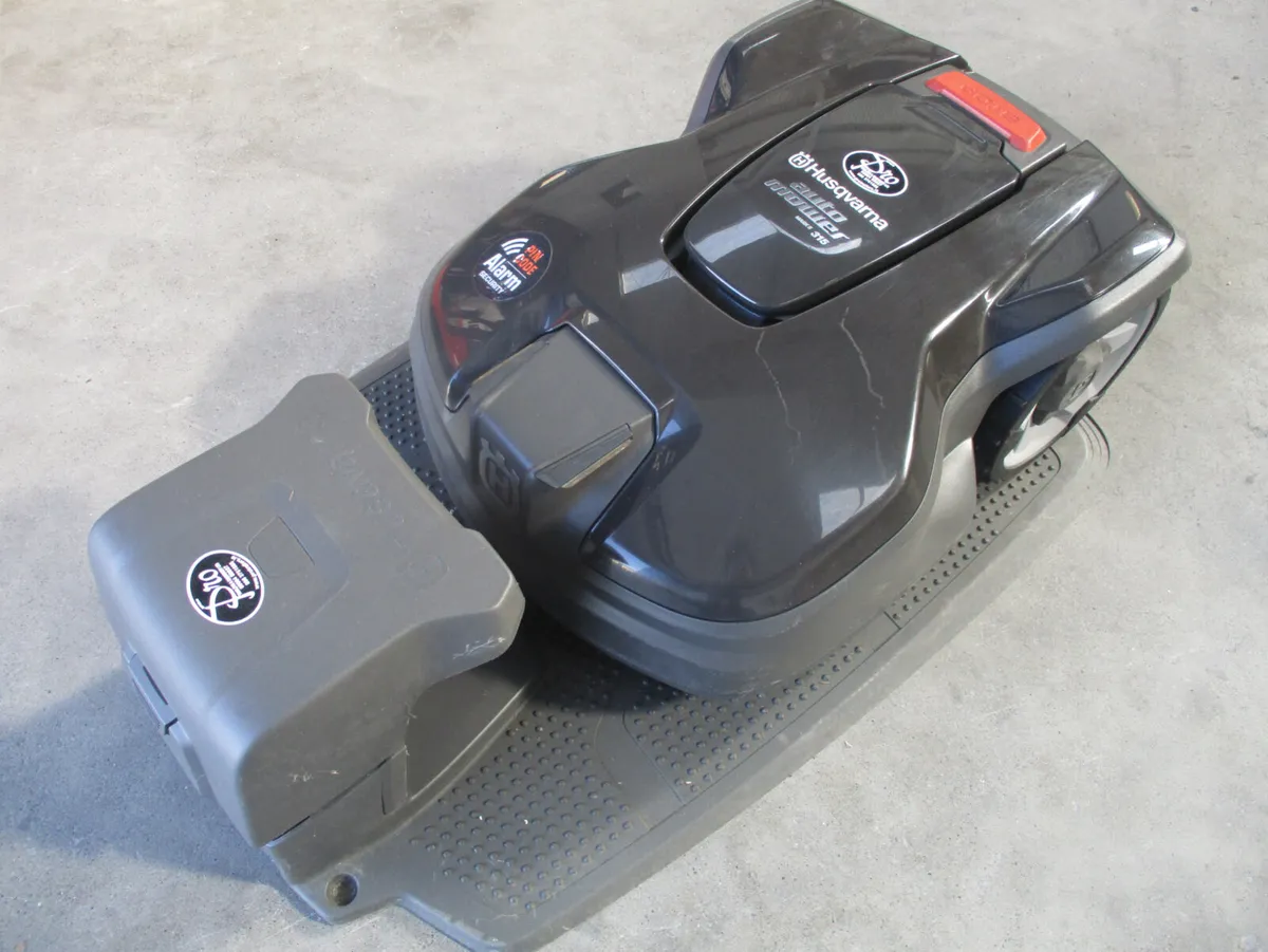 Husqvarna 315 robotic mower - Image 2