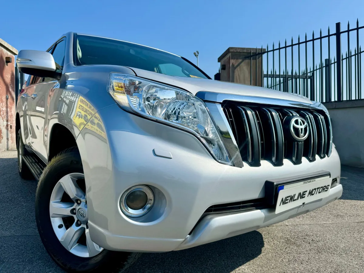 2017 Toyota Land Cruiser LWB - Image 4