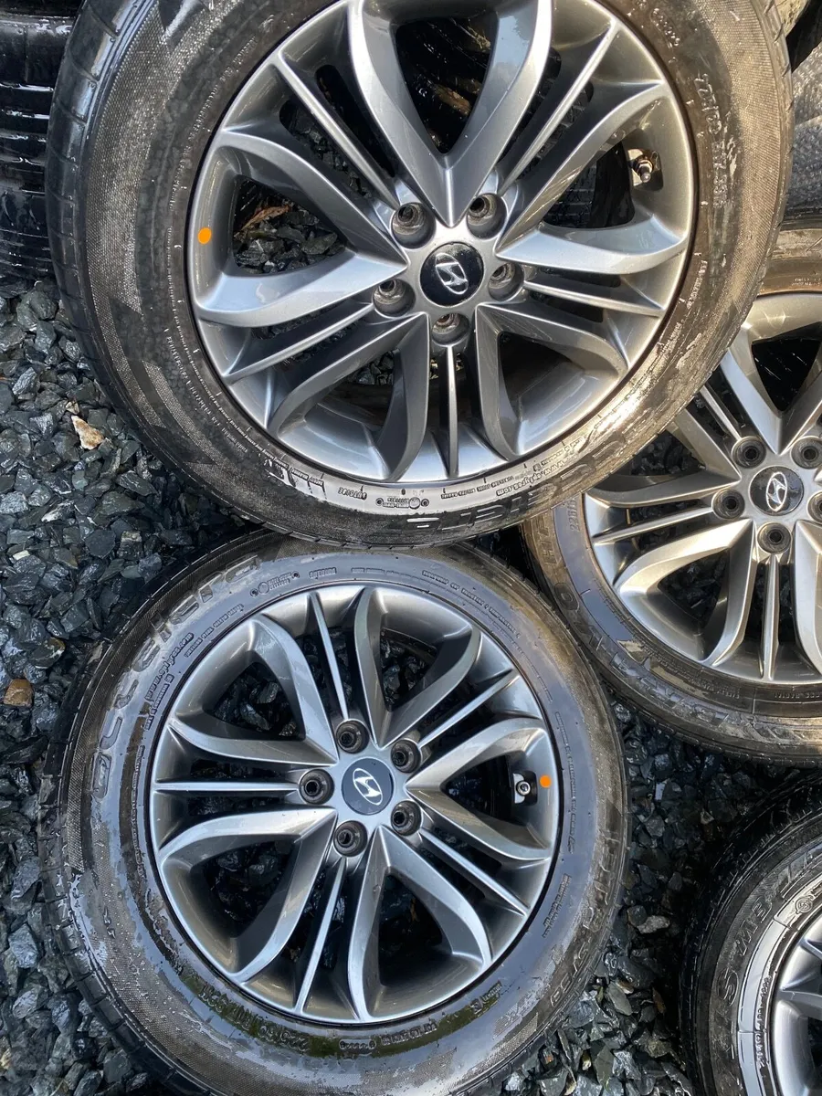 OEM Hyundai Alloys 17inch 5x114.3 - Image 2