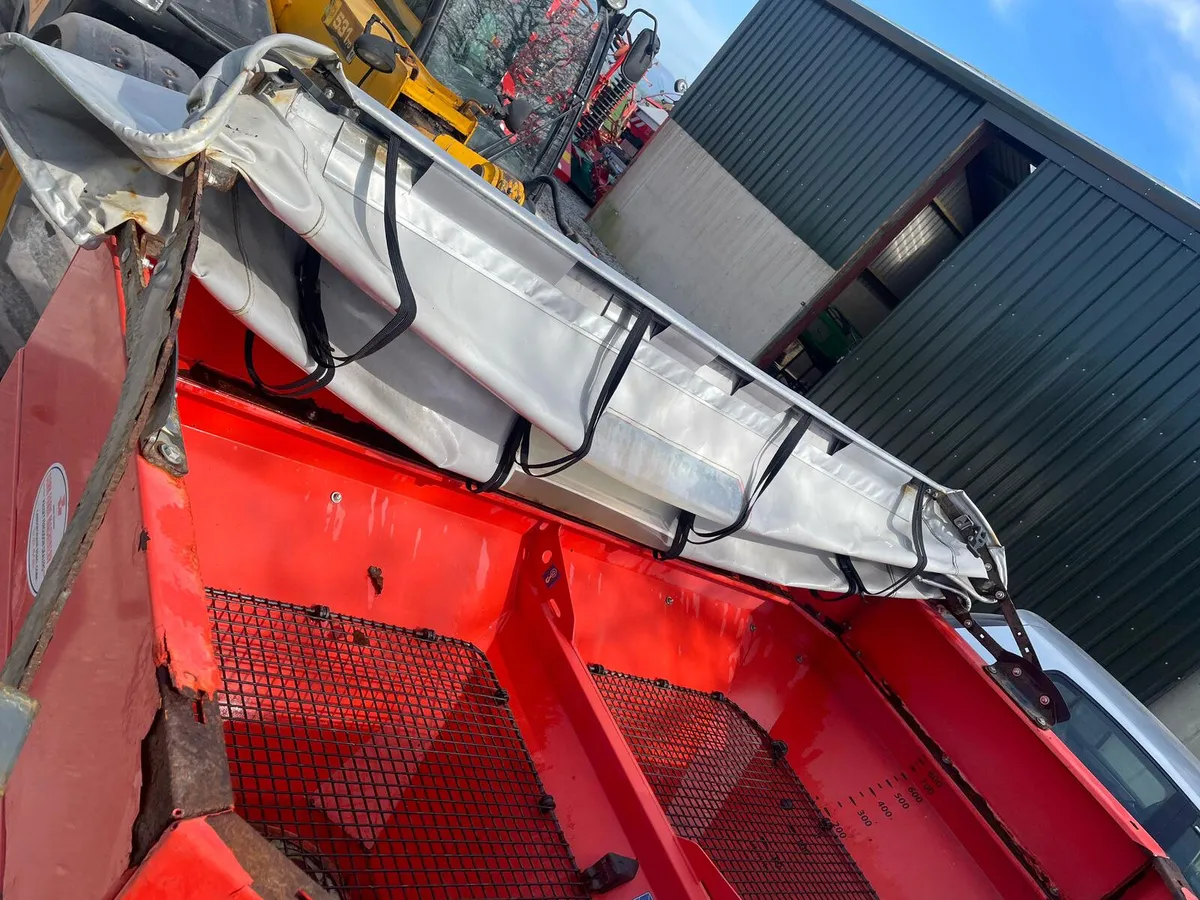 Rauch Fertelizer spreader - Image 4