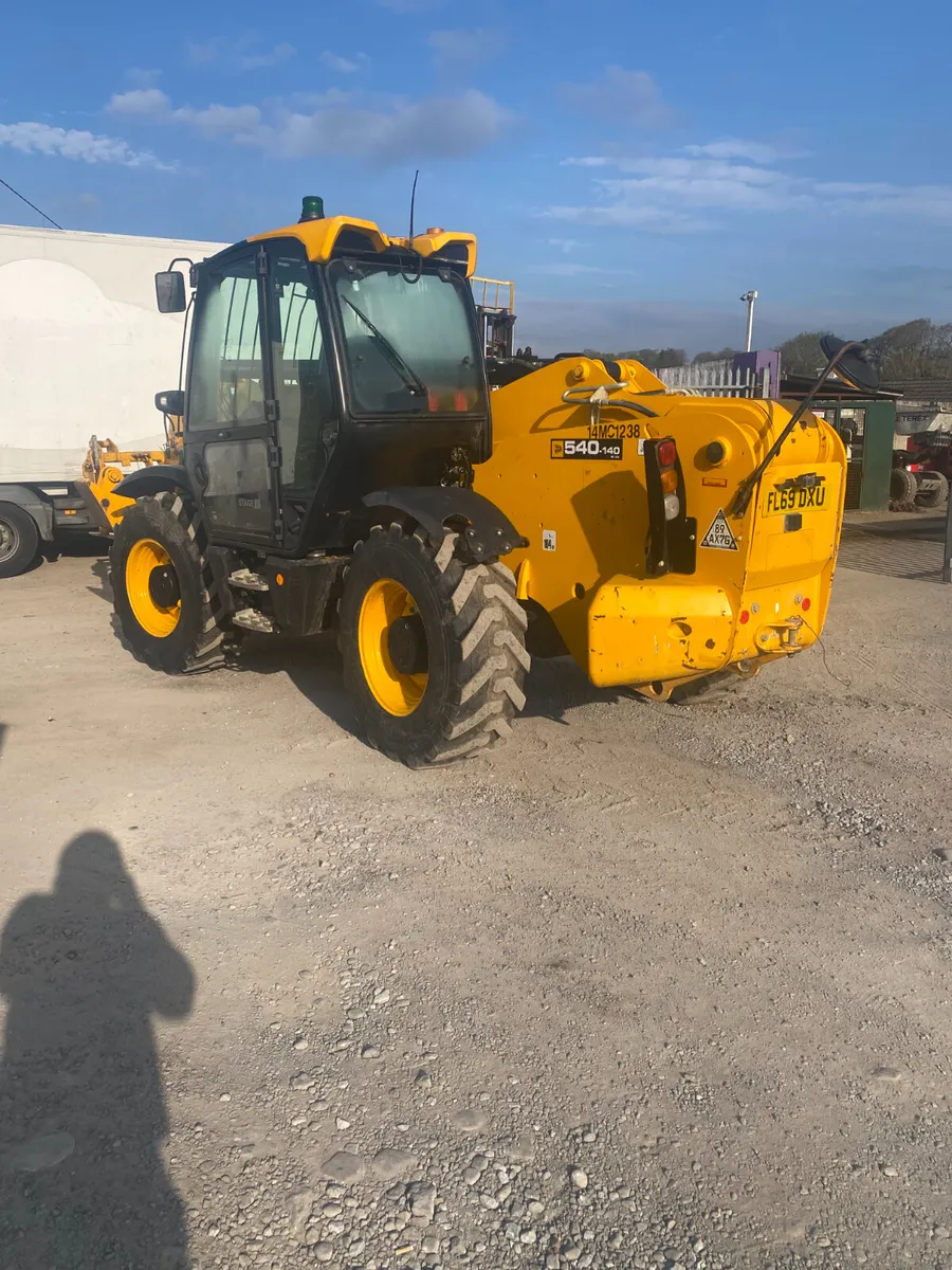 2019 JCB 540-140 - Image 2