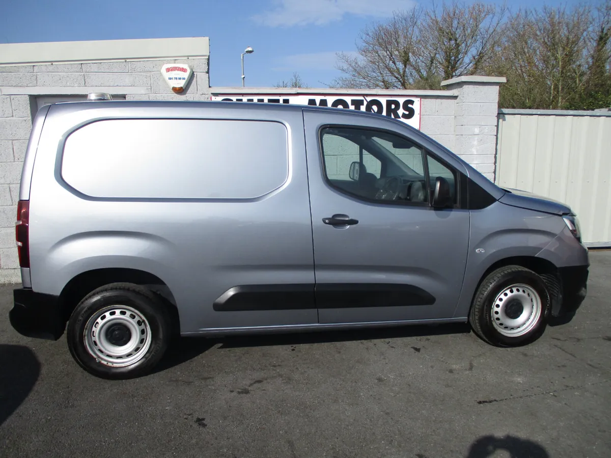 OPEL VAUXHALL COMBO VAN 2021 - Image 1