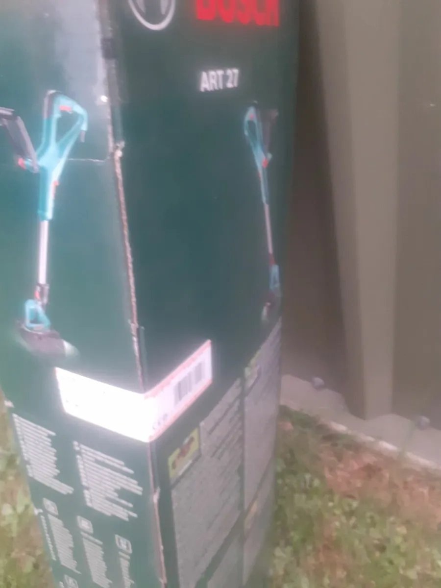 Lawnmower   and     grass  strimmer - Image 4