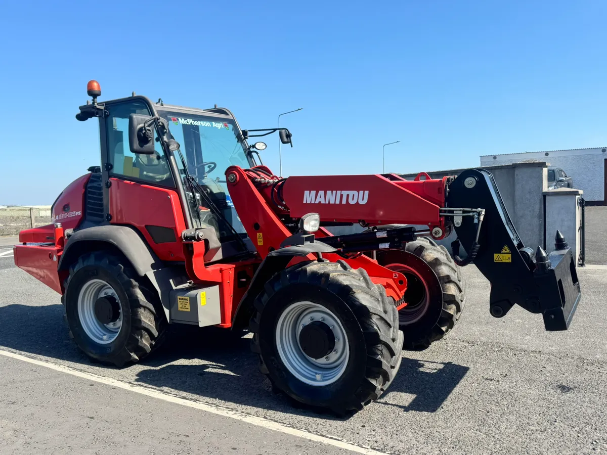142 Manitou Pivot Steer Like NEW - Image 4