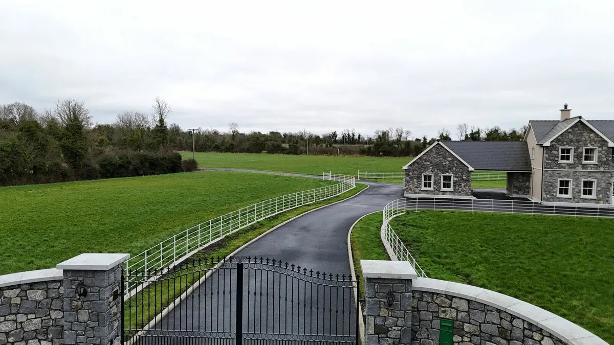 Estate Fencing & Gates - Image 4