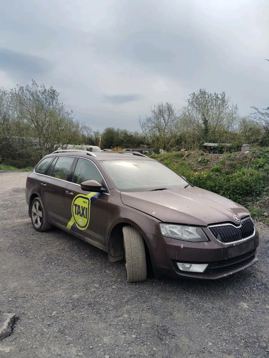 Breaking Skoda Octavia 2016 cxxb rtd lf8z - Image 1