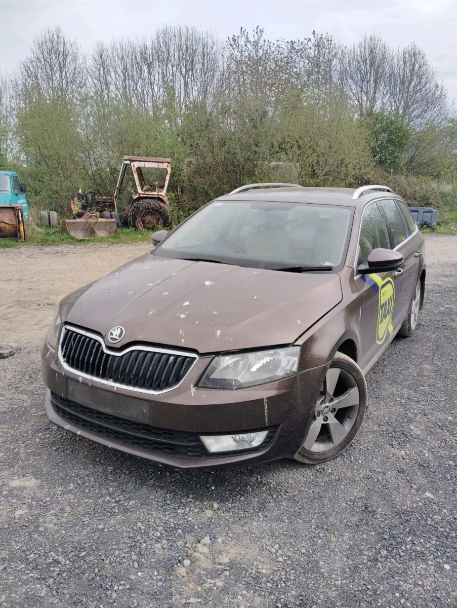 Breaking Skoda Octavia 2016 cxxb rtd lf8z - Image 2