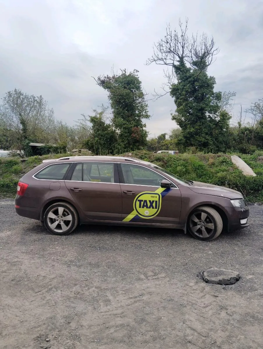 Breaking Skoda Octavia 2016 cxxb rtd lf8z - Image 4