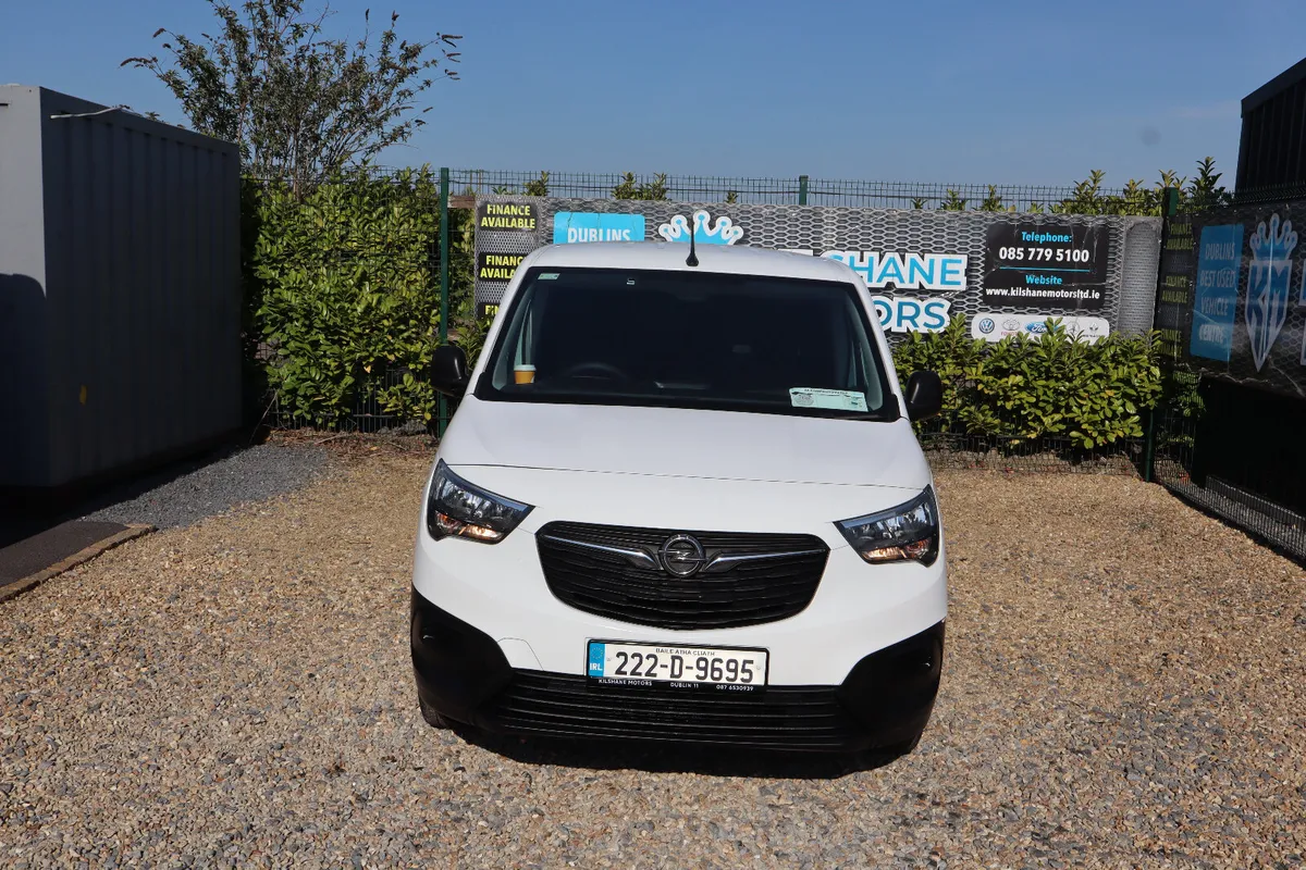 2022 , Opel Combo , 3 Seater - Image 2