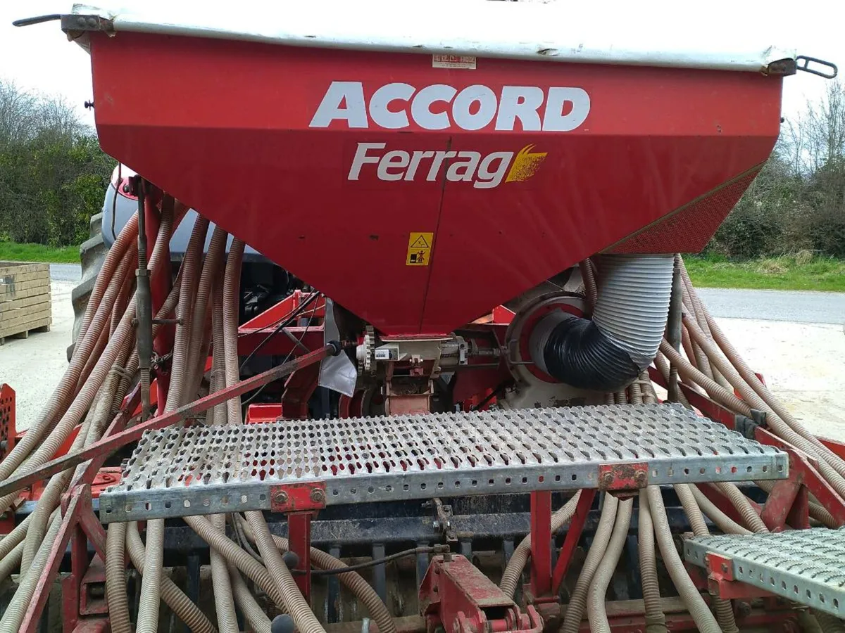 Accord 32 row  one pass - Image 1