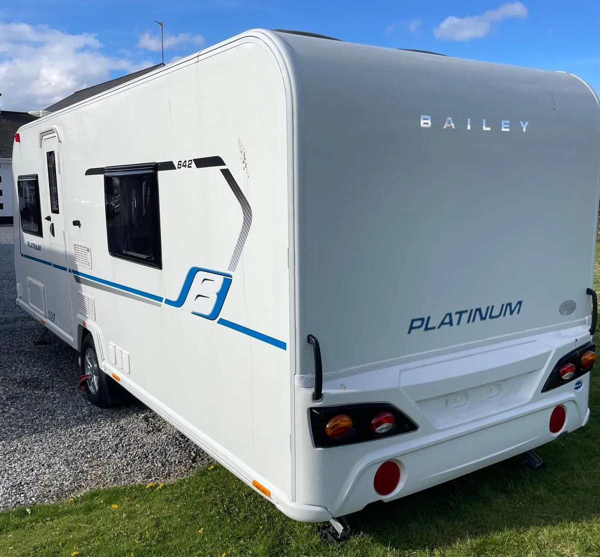 2019 Bailey platinum edition 642 - Image 4