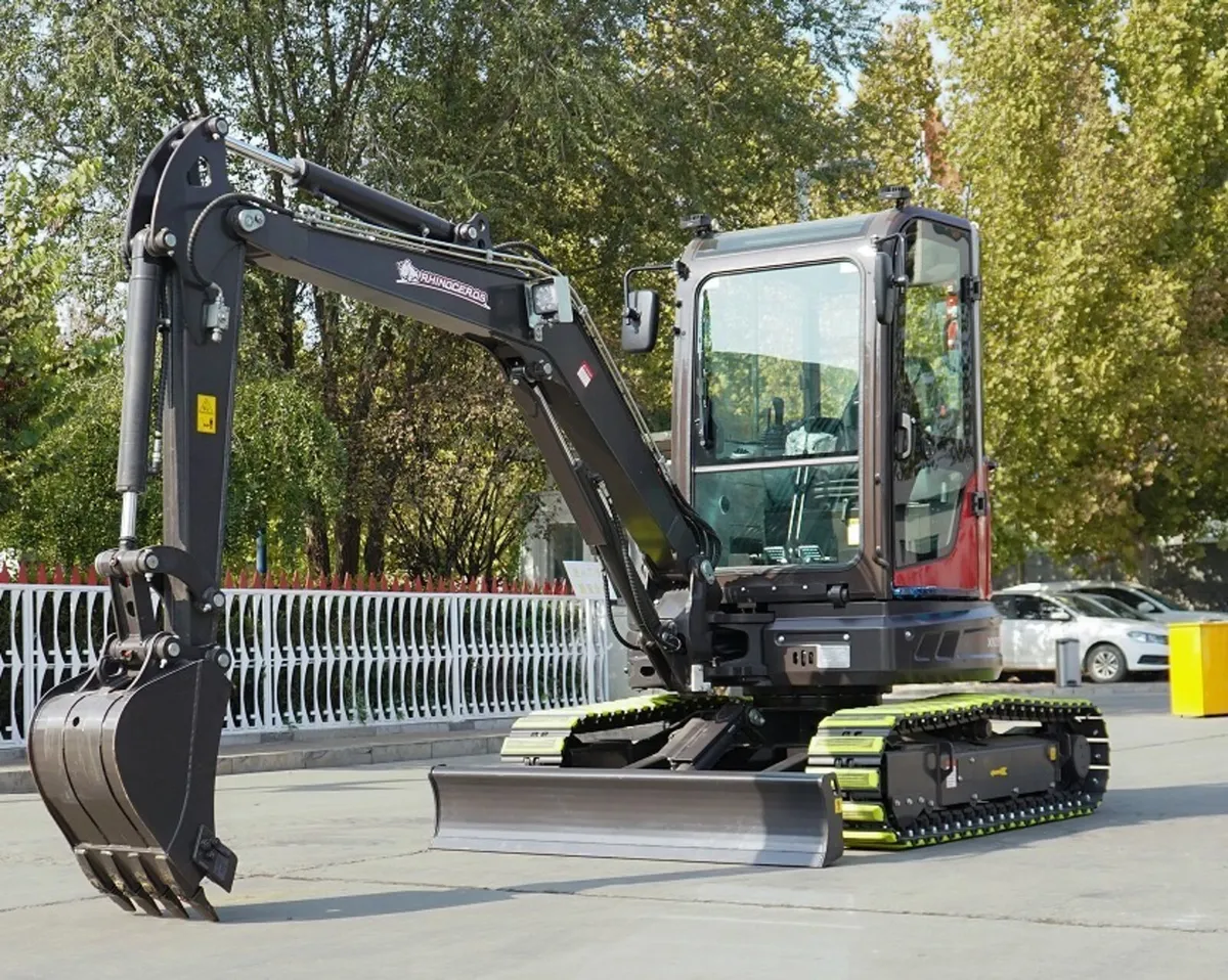 3.5 Tonne digger - Image 2