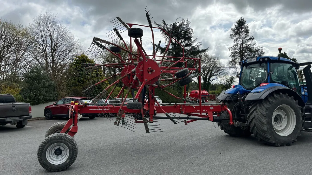 2016 Taarup 9580c Twin Rotor Rake - Image 4