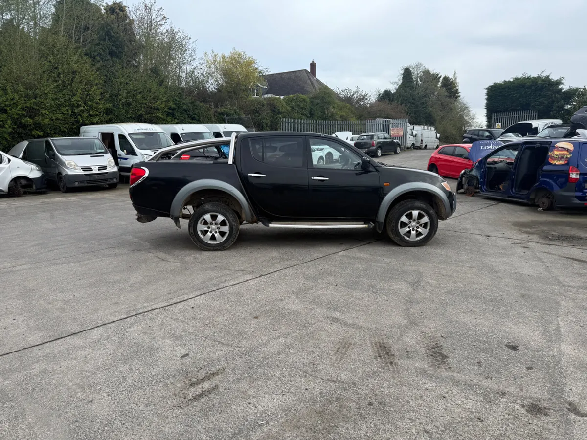2009 Mitsubishi L200 2.5 - Image 4