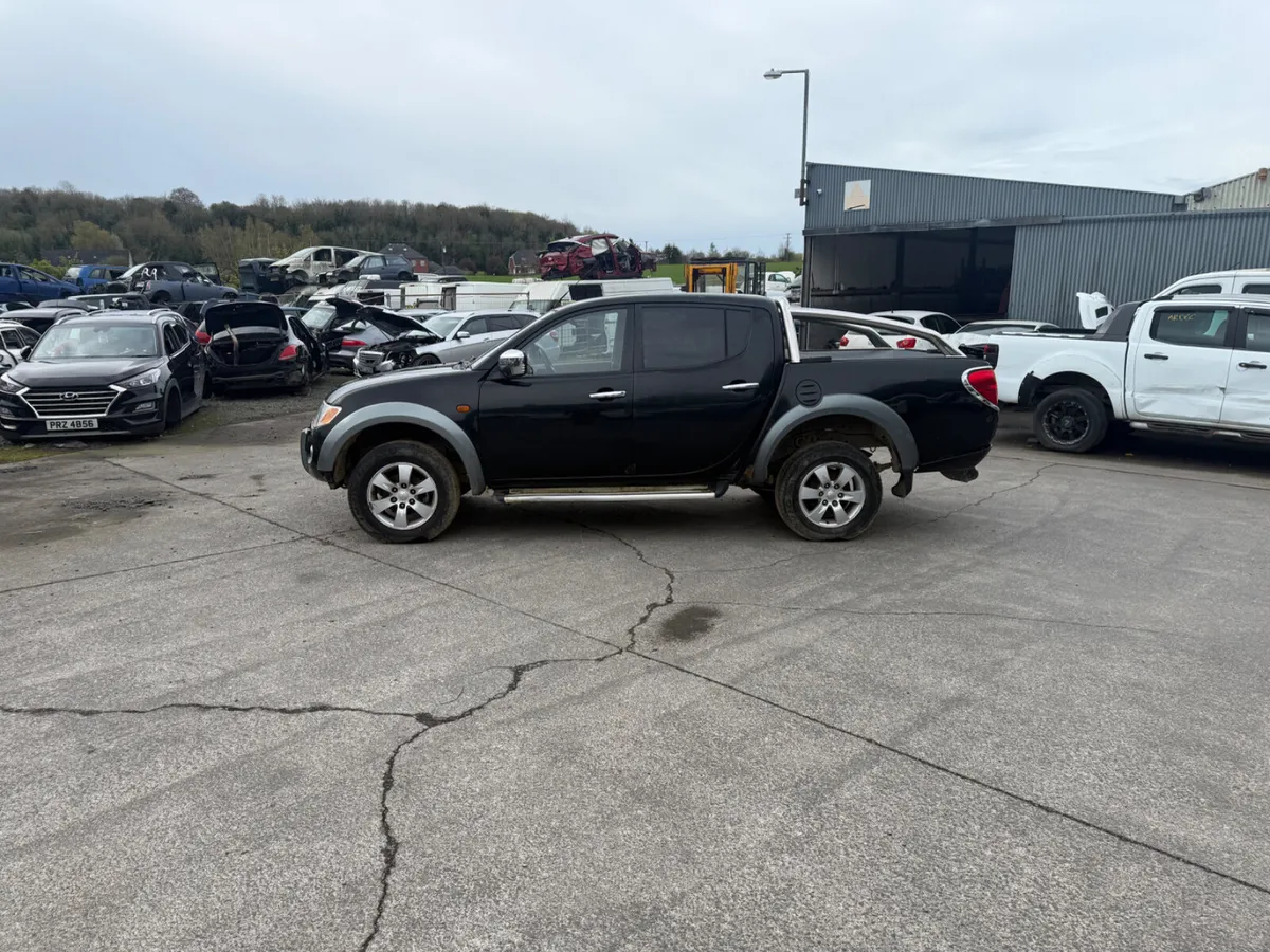 2009 Mitsubishi L200 2.5 - Image 3