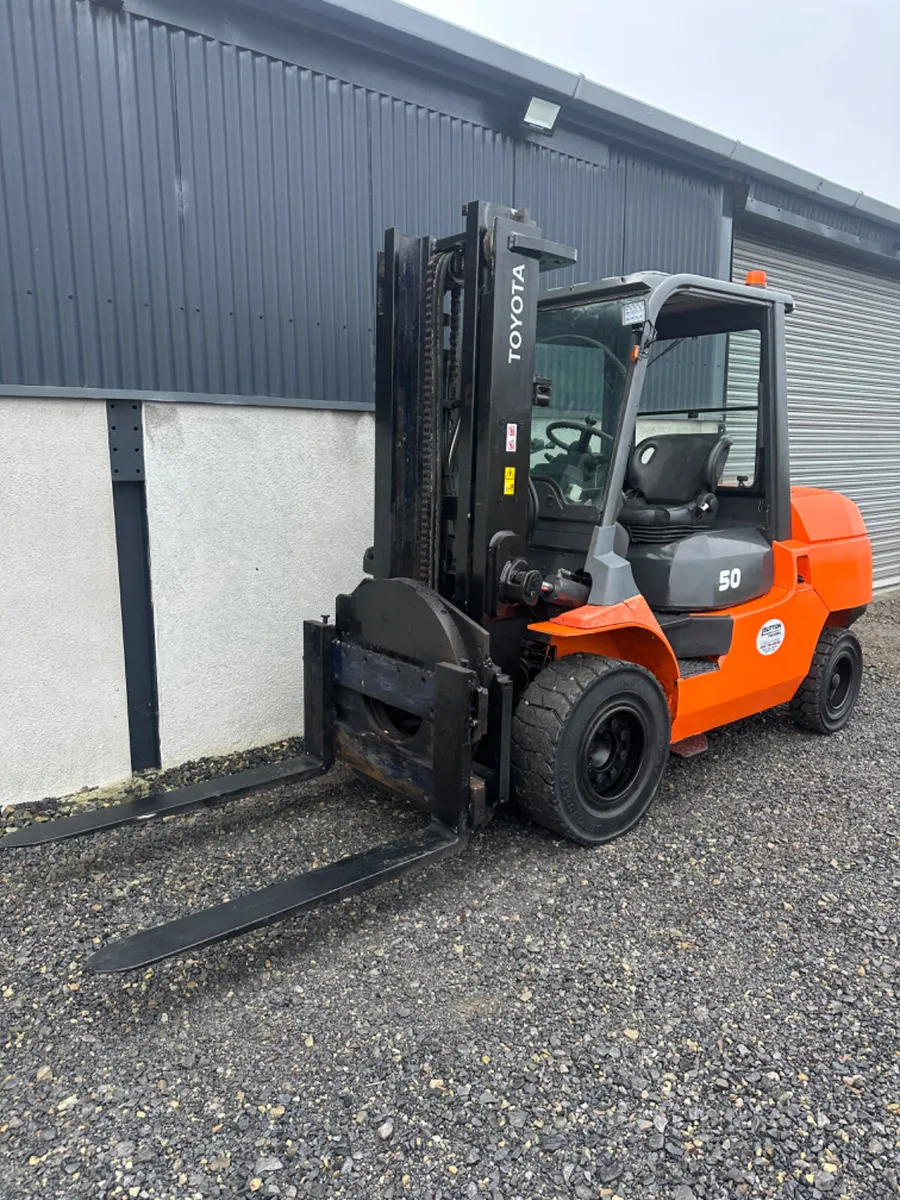 Toyota 5 Ton Forklift - Image 3