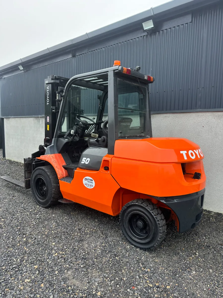 Toyota 5 Ton Forklift - Image 2