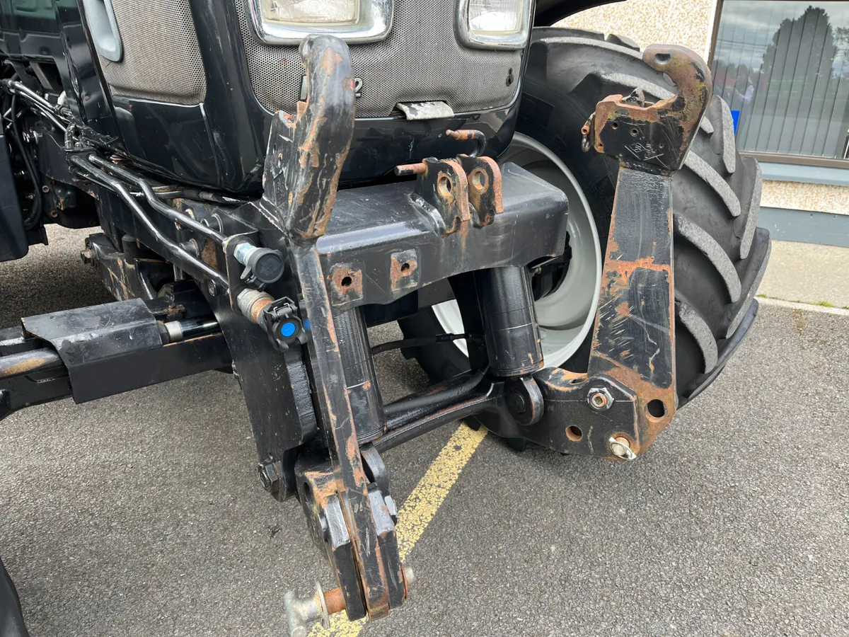 2011 Valtra N142 Versu Tractor - Image 3