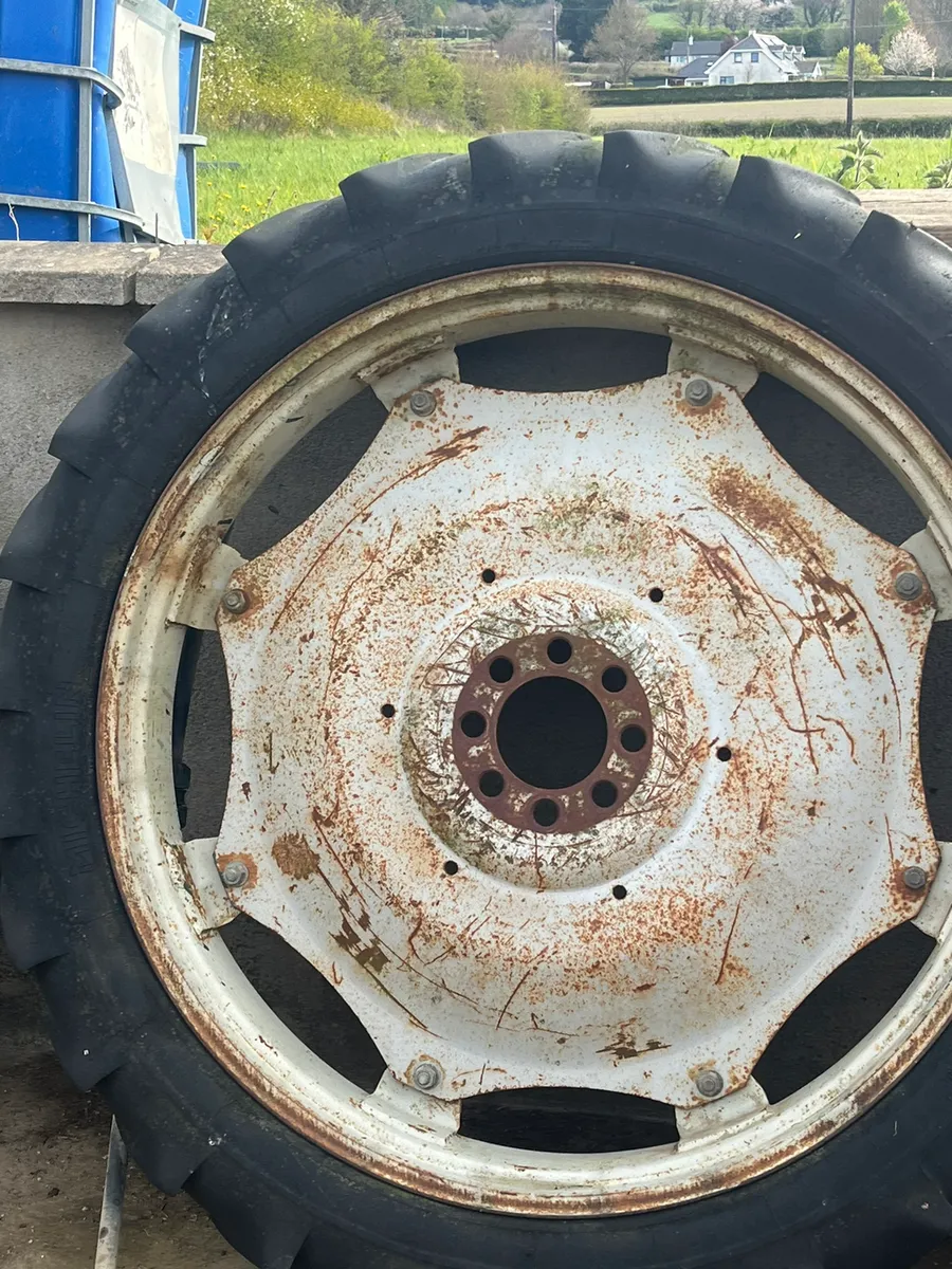 Row crop wheels for a ts90 Newholland - Image 1