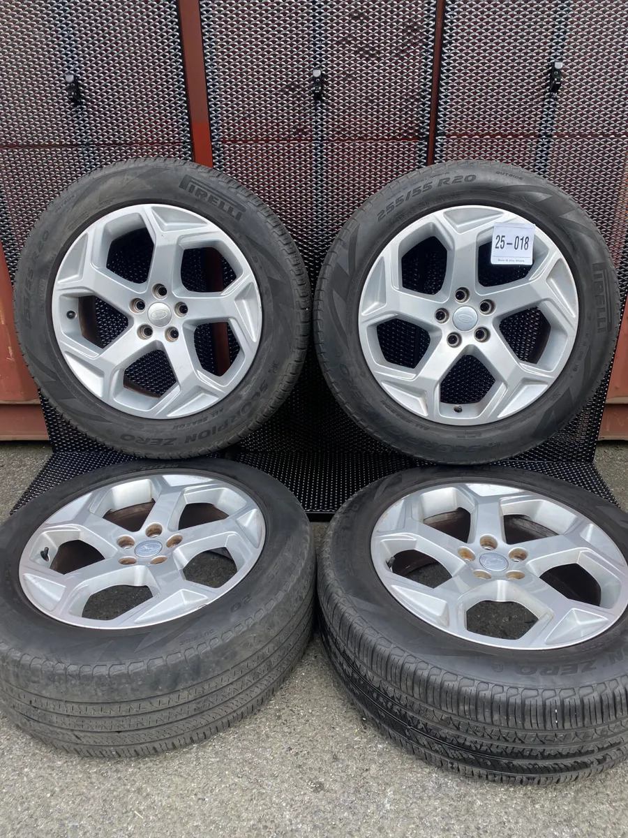 Range Rover 20 inch  alloy wheels REF 25-018 - Image 1